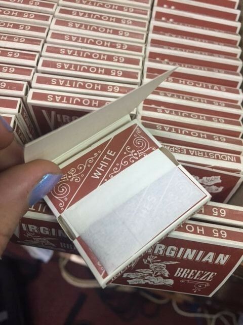 VINTAGE VIRGINIAN BREEZE SMOKING ROLLING PAPER BOOKLET