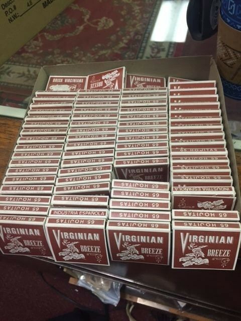 VINTAGE VIRGINIAN BREEZE SMOKING ROLLING PAPER BOOKLET