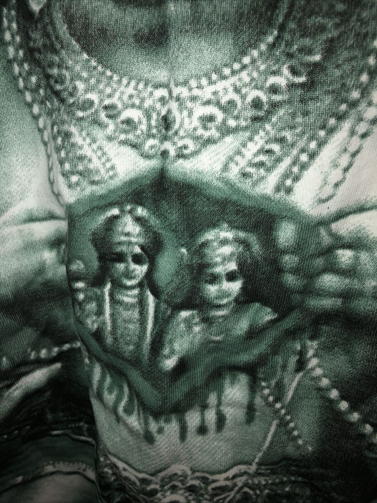 Vintage T Shirt - Trippy India Money Green Rip Open Chest Size M Hanuman