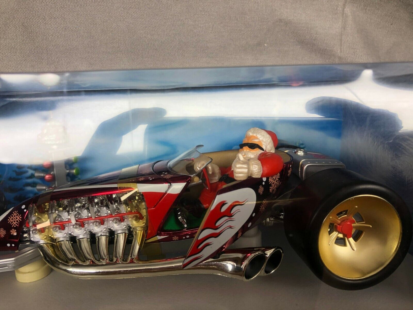 2001 Hot Wheels Santa's Slightly Modified Christmas 1/18 DIECAST