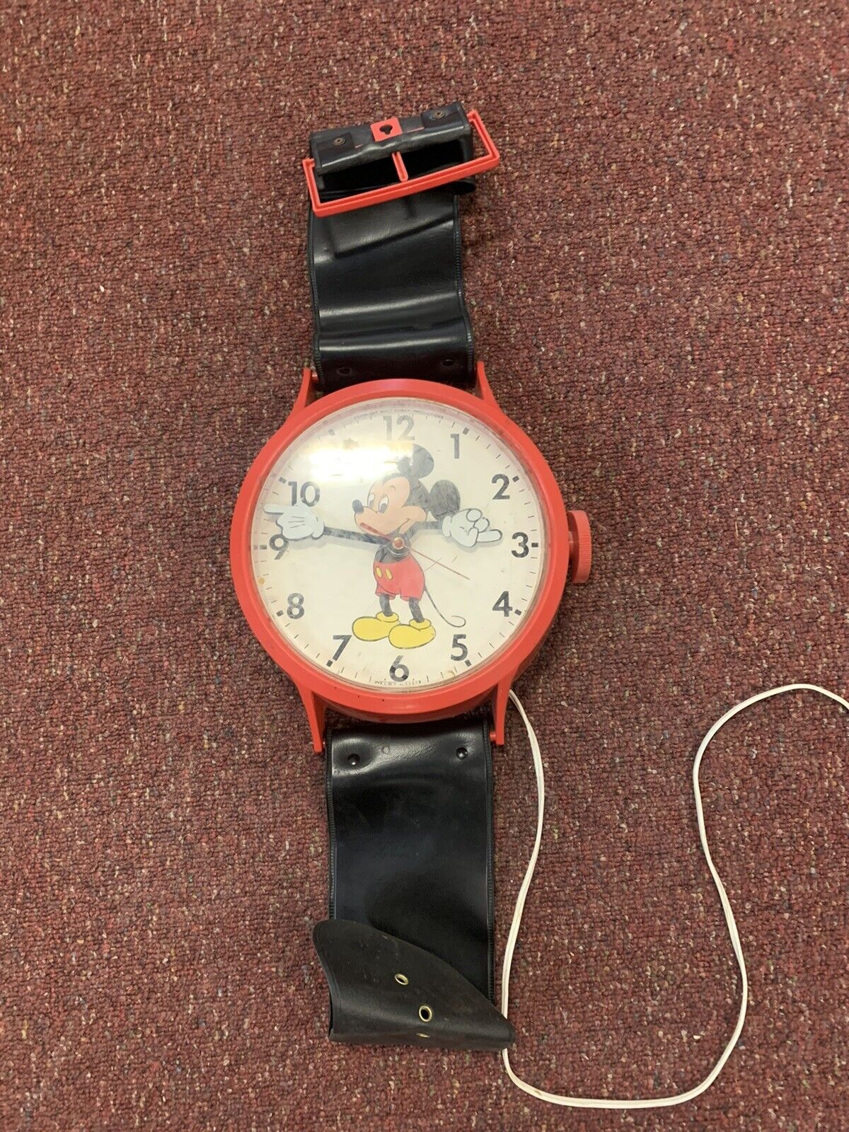 Disney Mickey Mouse Elgin Welby Watch Shape Wall Novelty Clock Vintage