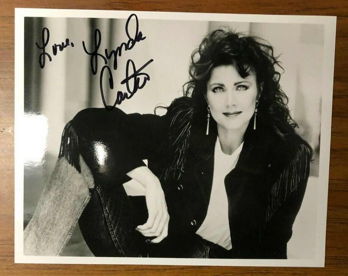 Autographed Photo Of Lynda Carter 8x10 Original Wonder Woman Hollywood Icons