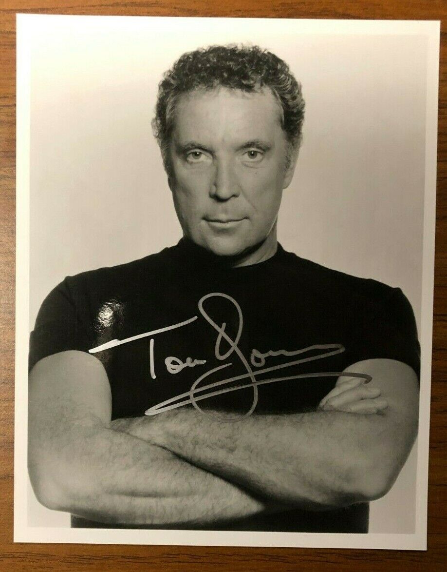 Autographed Photo Of Tom Jones 8x10 Black And White Classic Jazz Singer Icons