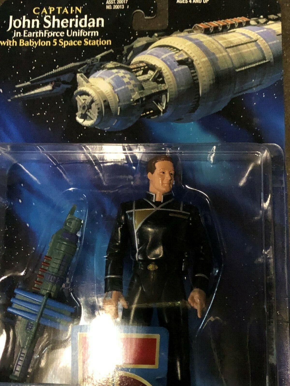 Babylon 5 John Sheridan In EarthForce Uniform With Space Station Action Figure 