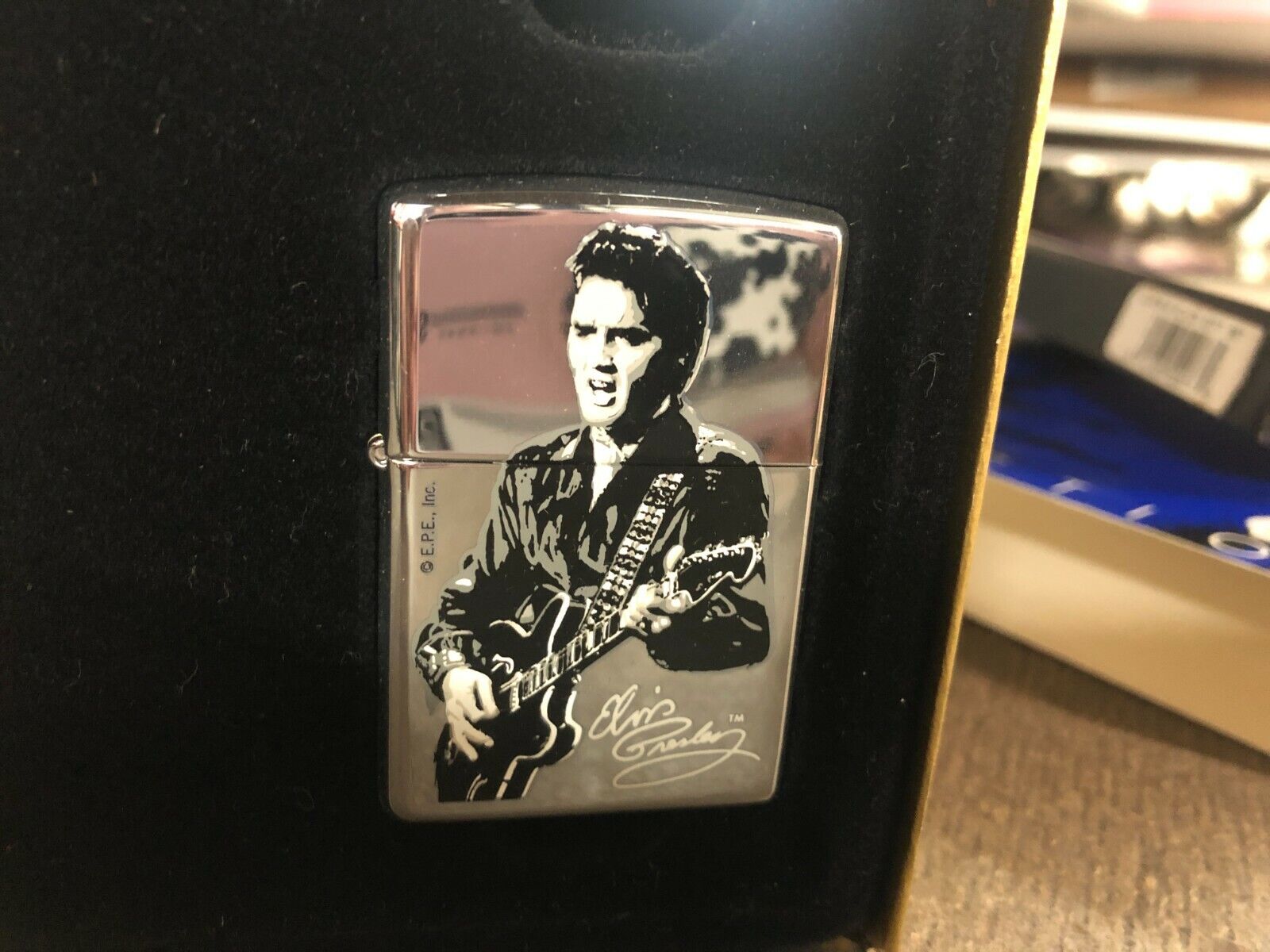 ZIPPO The Elvis Collection... A Tribute To Elvis 2000 4 Lighters Included King