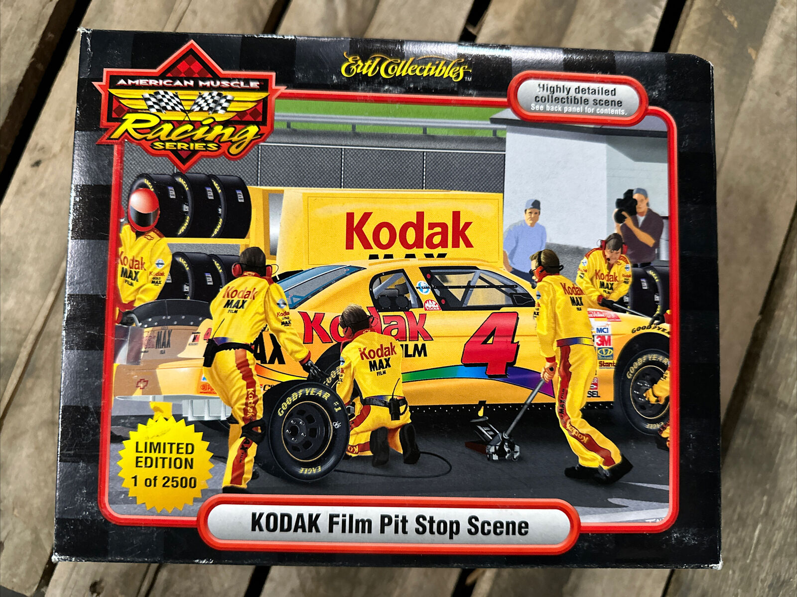 American Muscle Racing Porcelain Cold Cast  1/43 Kodak Film Pit Stop Scene COOL