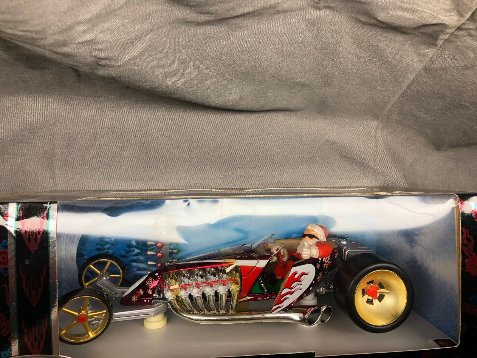 2001 Hot Wheels Santa's Slightly Modified Christmas 1/18 DIECAST