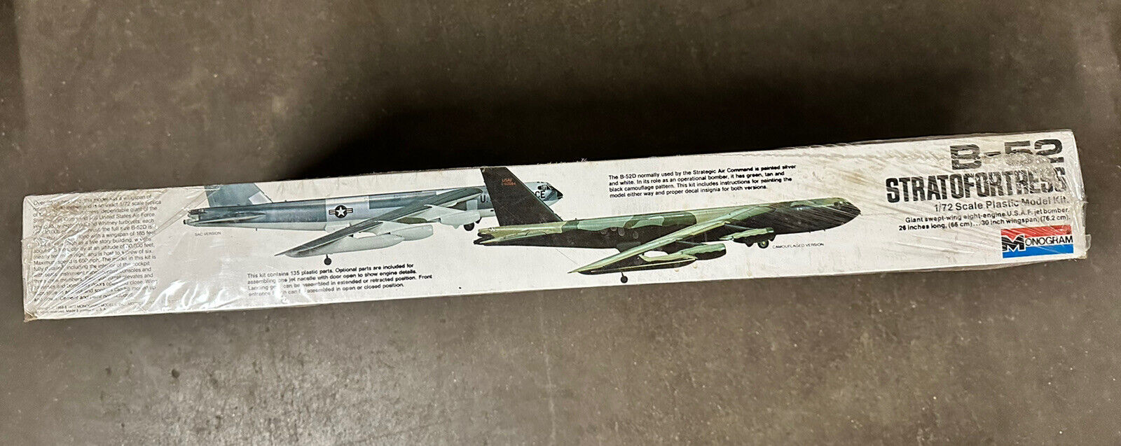 B-52 STRATOFORTRESS 1:72 Scale Plastic Model In Color 1977 Monogram #8292 Sealed