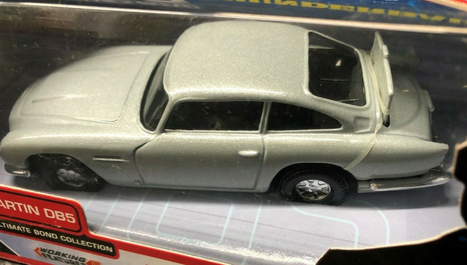 Corgi James Bond 007 Thunderball Aston Martin DB5 TY06901 NEW IN BOX MINT SILVER