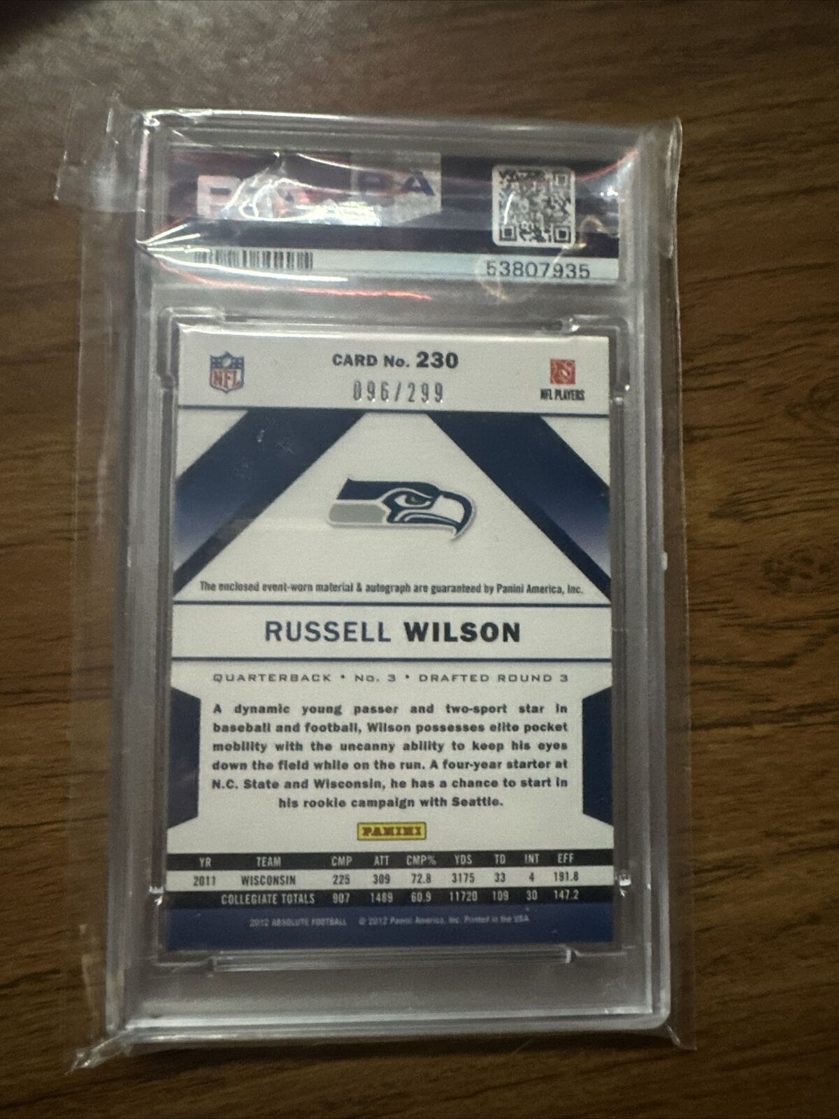 2012 Absolute - Rookie Premiere Materials #230 Russell Wilson /299 Auto RC