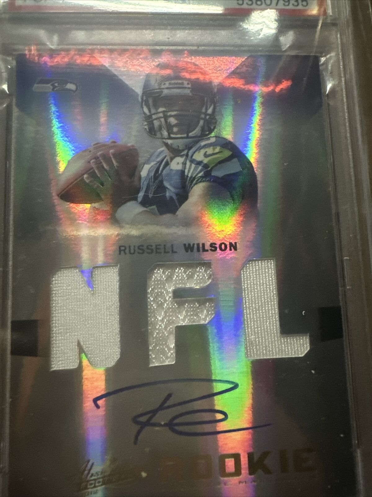 2012 Absolute - Rookie Premiere Materials #230 Russell Wilson /299 Auto RC