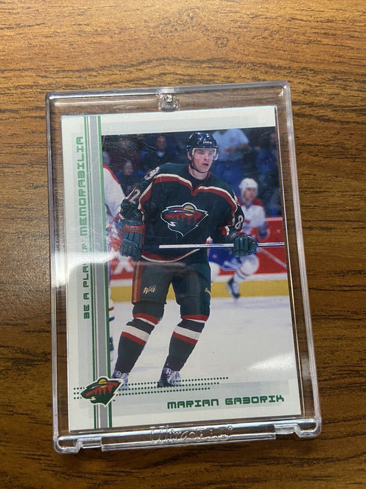 2000-01 ITG Be A Player Memorabilia Emerald /10 Marian Gaborik #401 Rookie RC