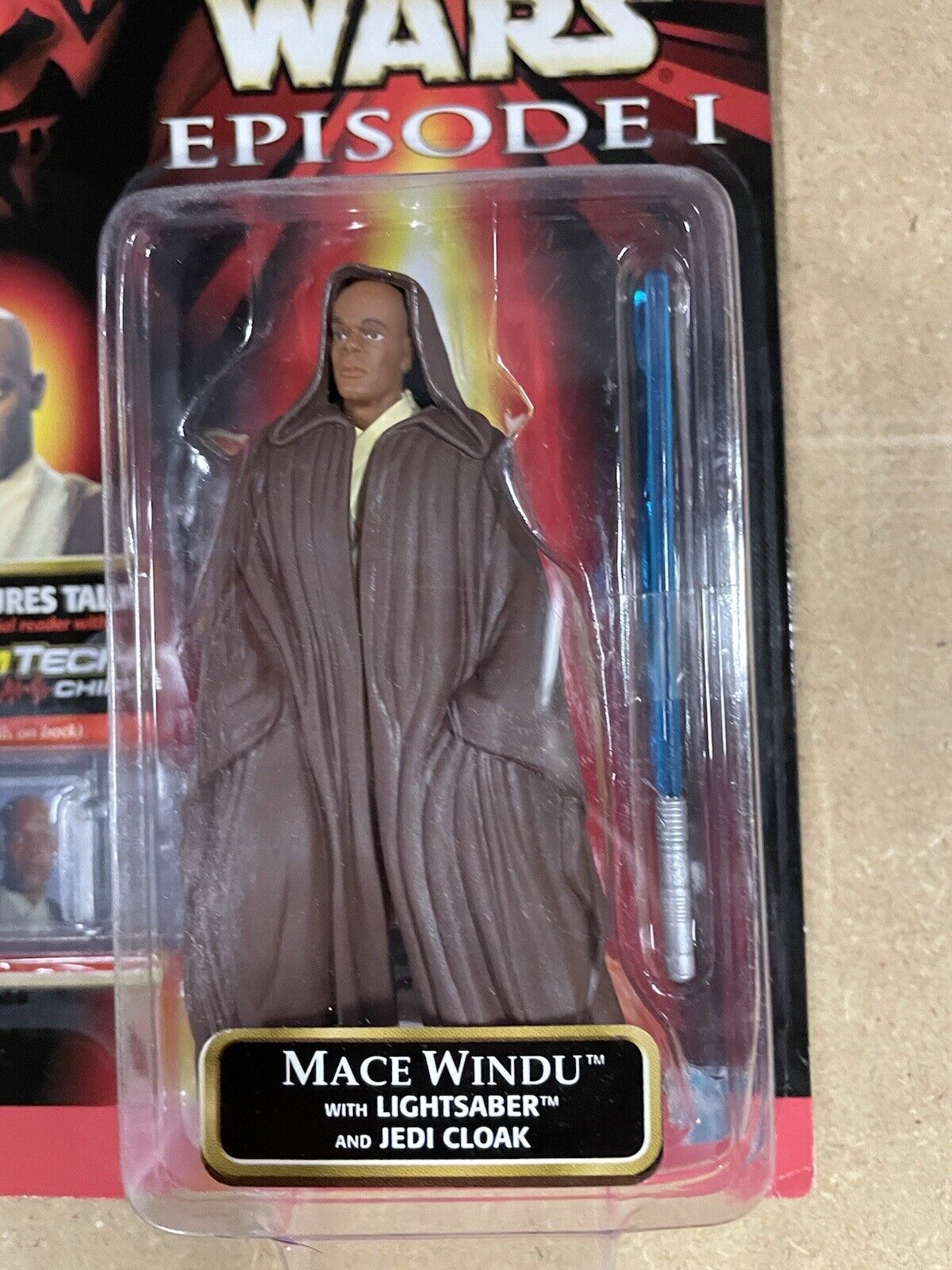 1998 Star Wars - Episode 1 Mace Windu Lightsaber Jedi Cloak Comm Tech Chip NOS 