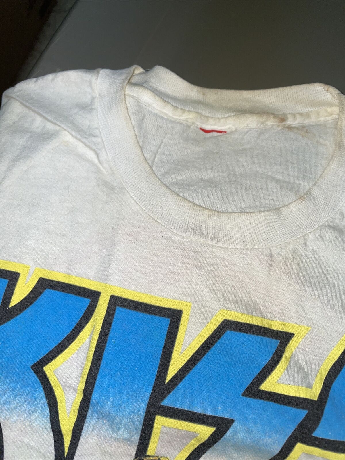 Vintage T Shirt - Kiss White Concert Tee Hot In The Shade Band Dessert 1990 XL