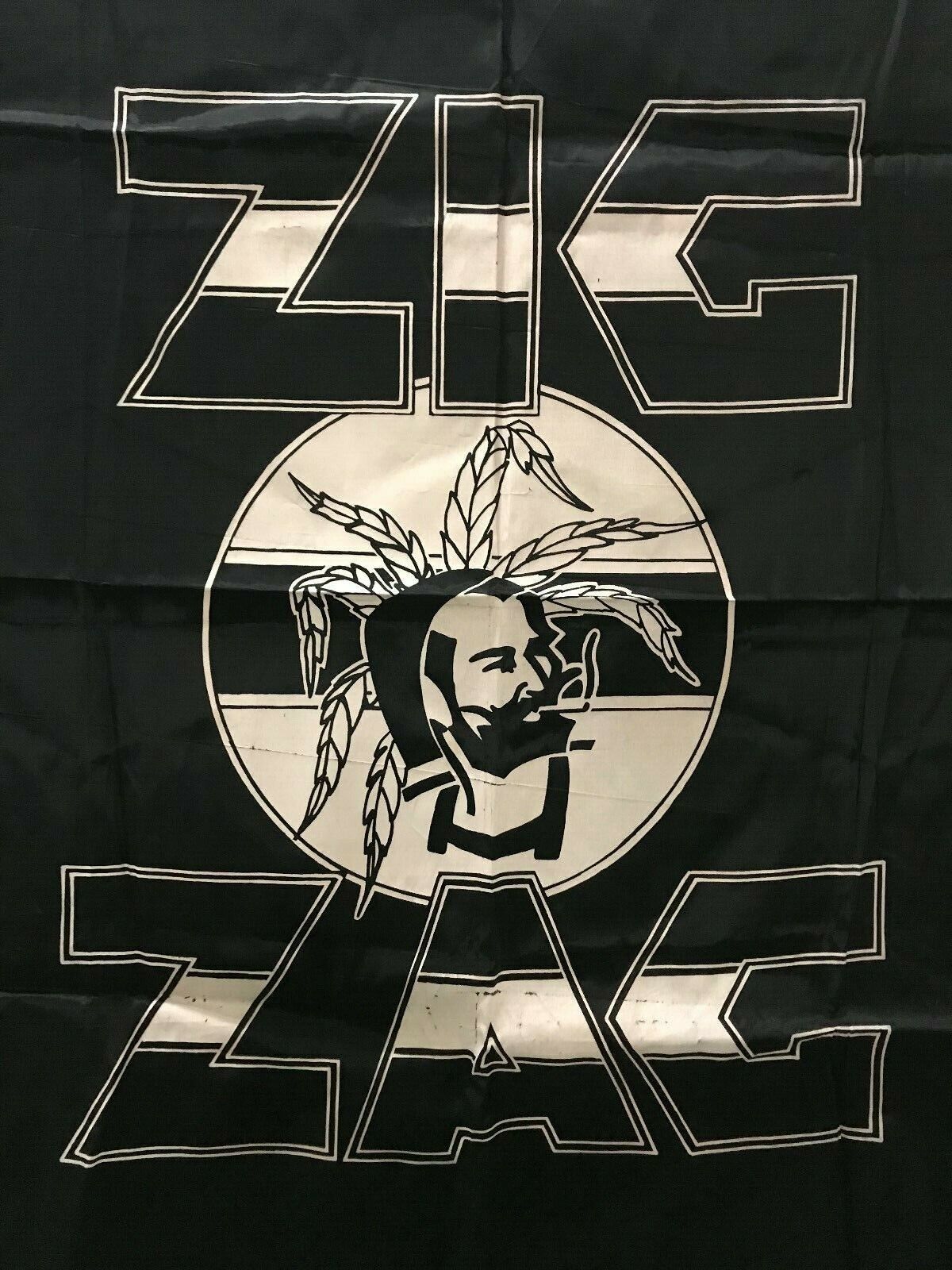 VINTAGE ZIG ZAG TAPESTRY 45X48 Rolling Papers Black Flag White Logo 
