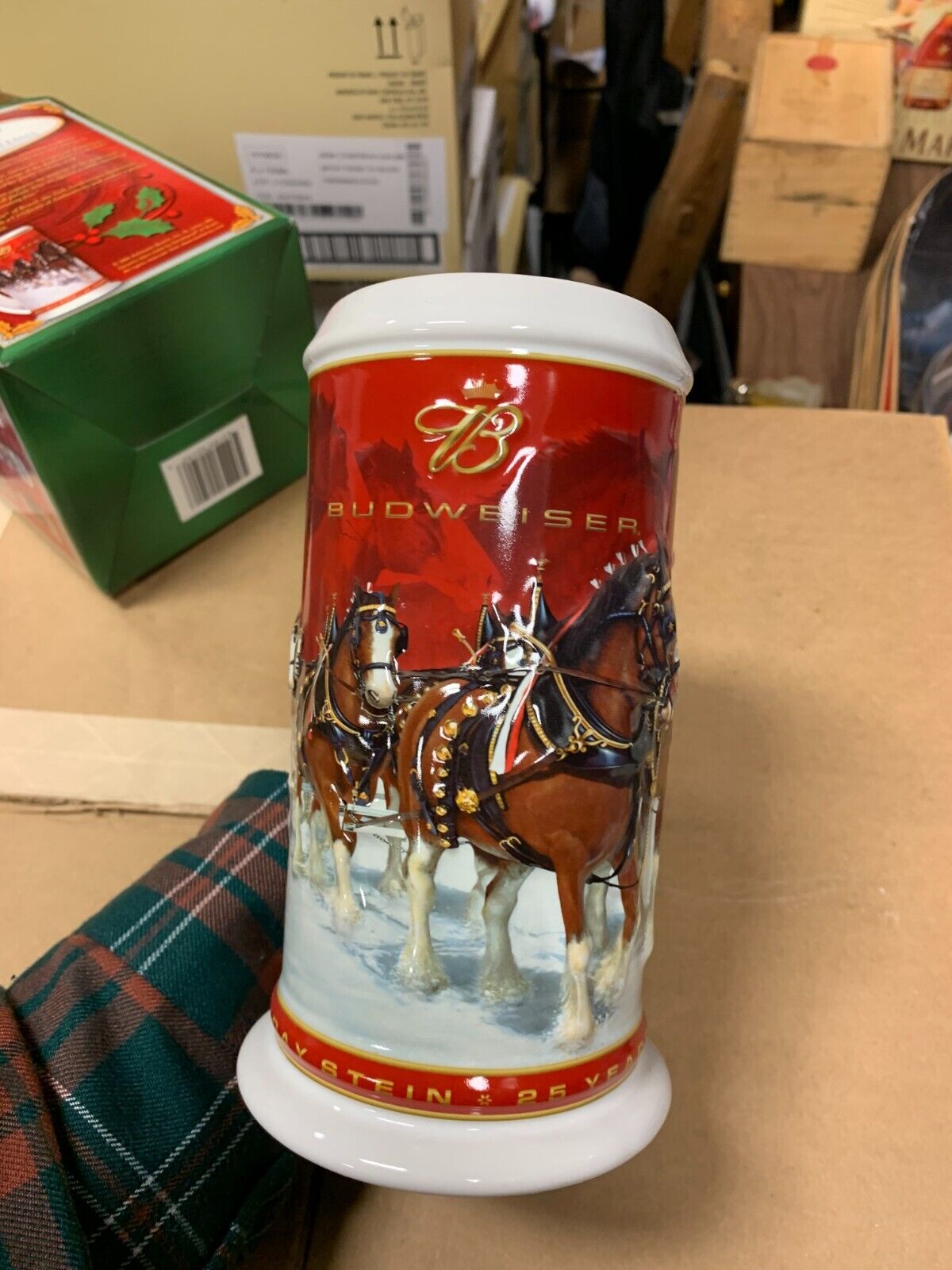 Budweiser 2004 Holiday Stein 25th Anniversary NIB w/ COA Clydesdales Christmas