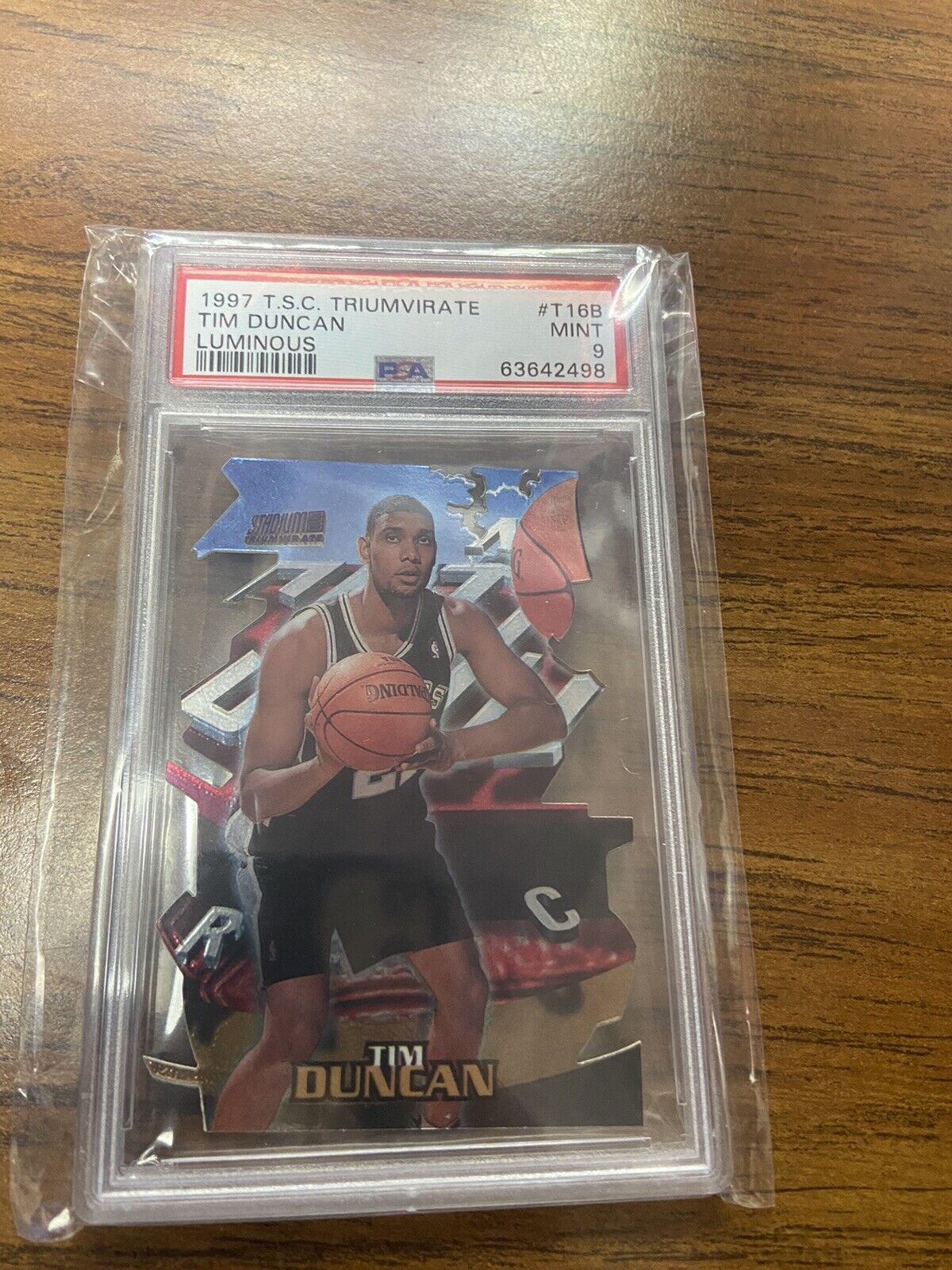 1997 Stadium Club Triumvirate TIM DUNCAN Luminous RC Diecut T16B Spurs PSA 9 HOF